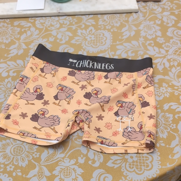 Chicknlegs - Picture 1 of 7